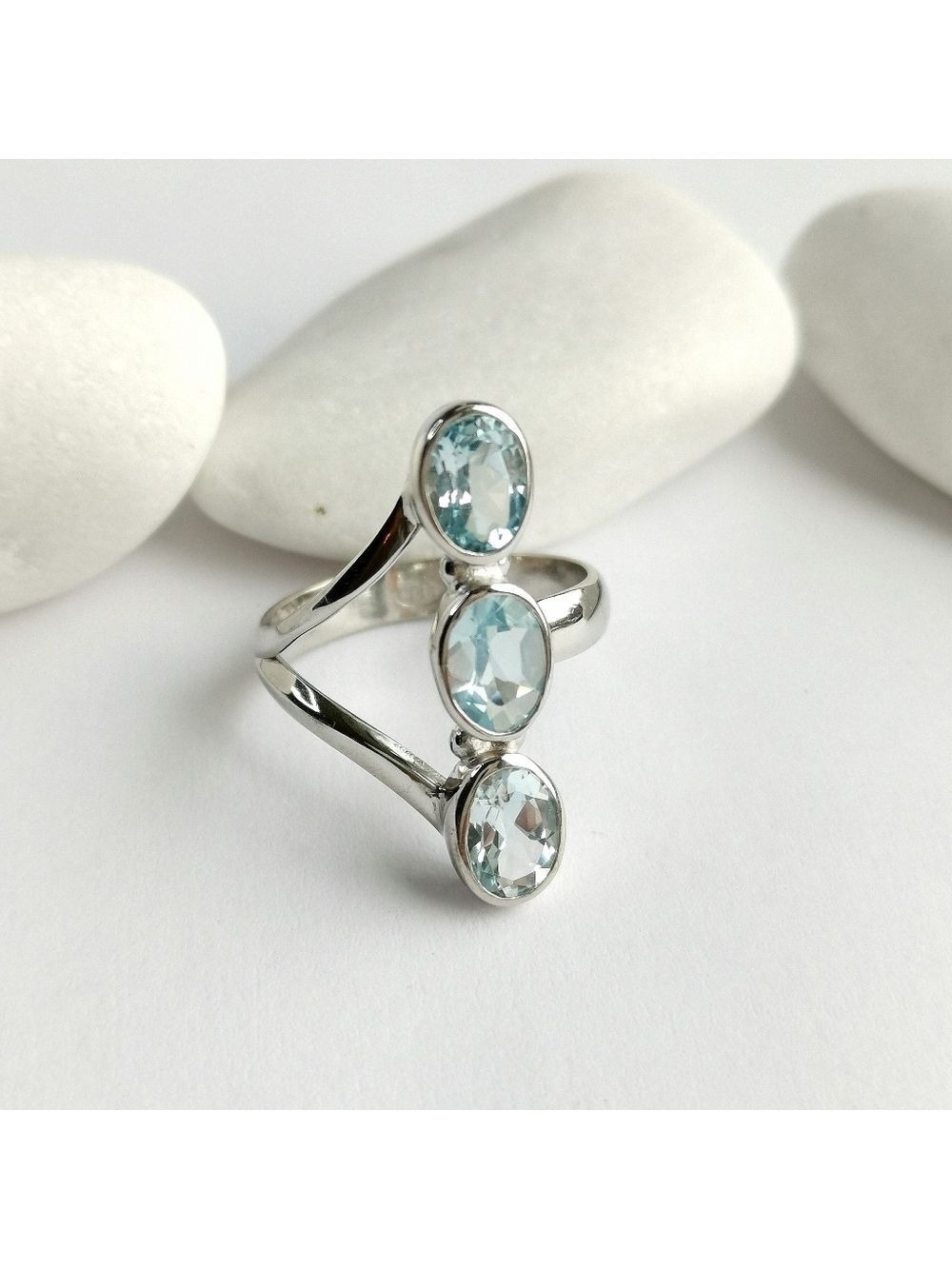 Sterling Silver Blue Topaz Gemstone Ring Size 7